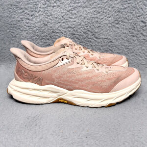 Hoka One One Speedgoat 5 Womens Size 7.5 Running Shoes Cream Sandstone